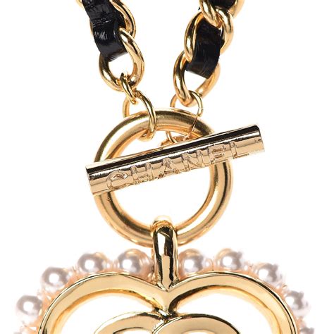 chanel pearl heart necklace